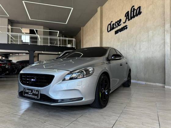 VOLVO V40 2.0 T4 DYNAMIC TURBO GASOLINA 4P AUTOMÁTICO